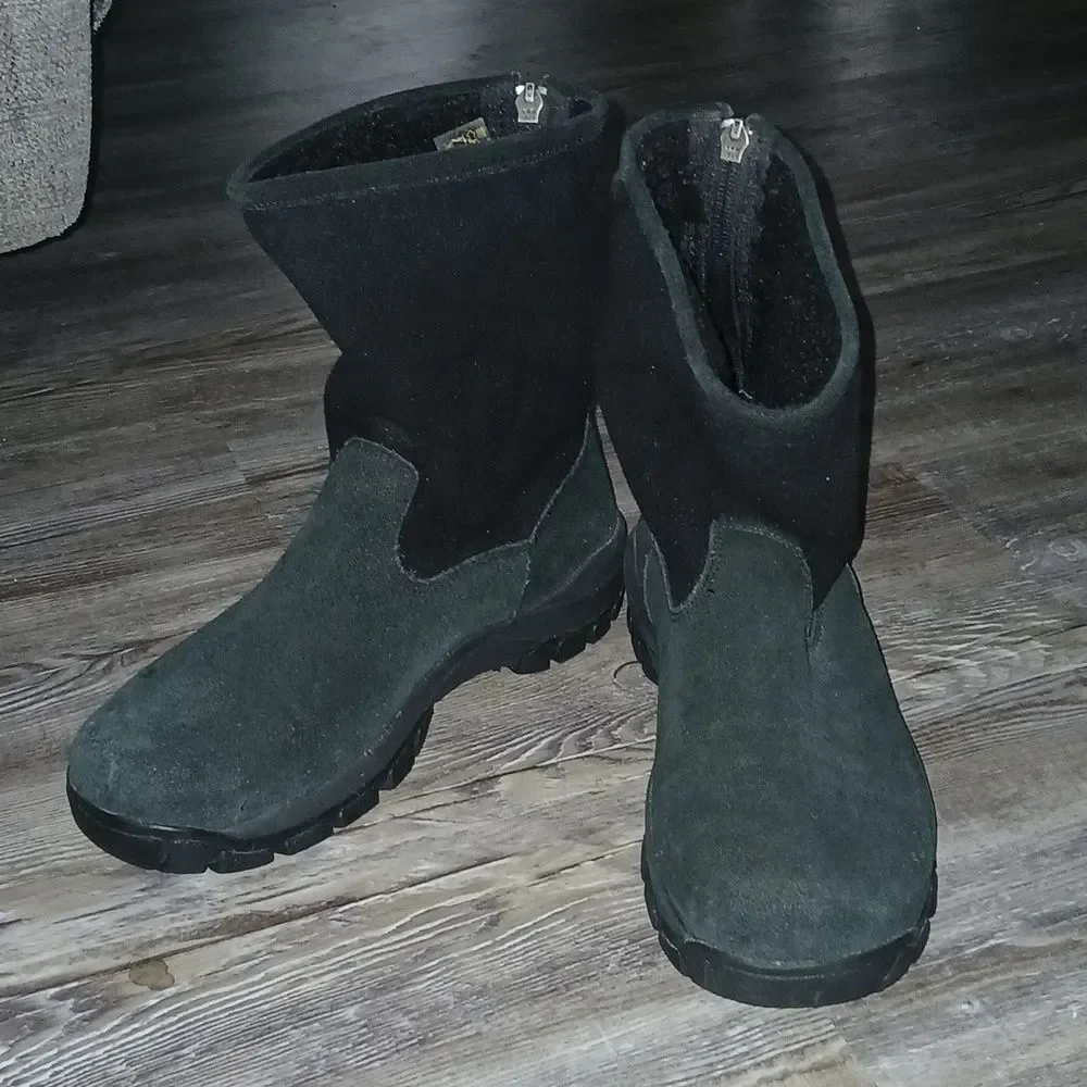 Land's End  black fleece boots Style  93160 Size  8 B NWOT